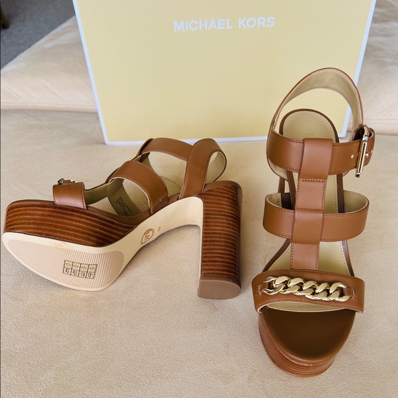 COPY - Michael Kors Size 8, brown sandals, brand new - Picture 3 of 3